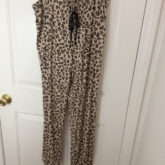 DKNY Soft Lounge/Pajama Set - Picture 2 of 8